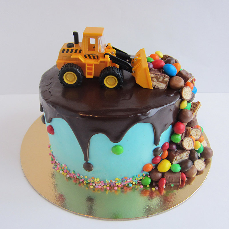 Торт "Трактор сладостей"