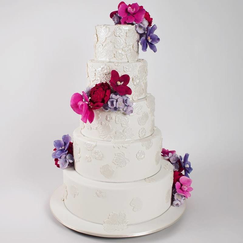 Свадебный торт с цветам 2024