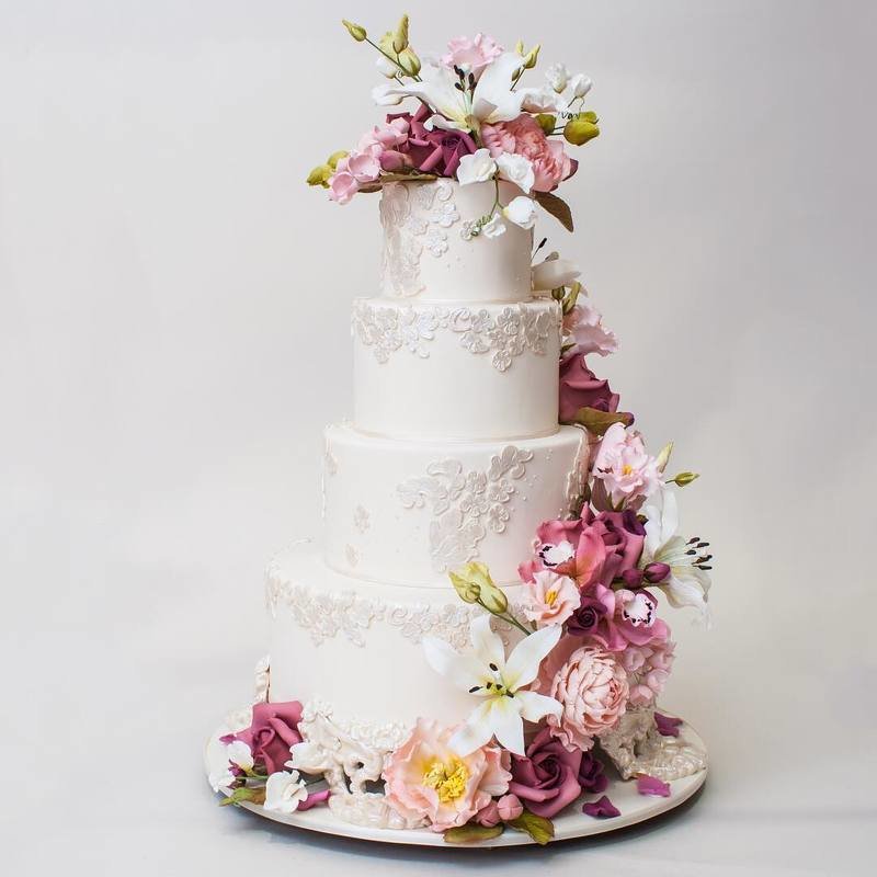 Свадебный торт с цветам 2025