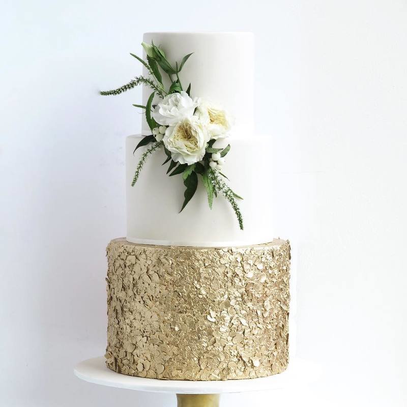 Свадебный торт с цветам 2040