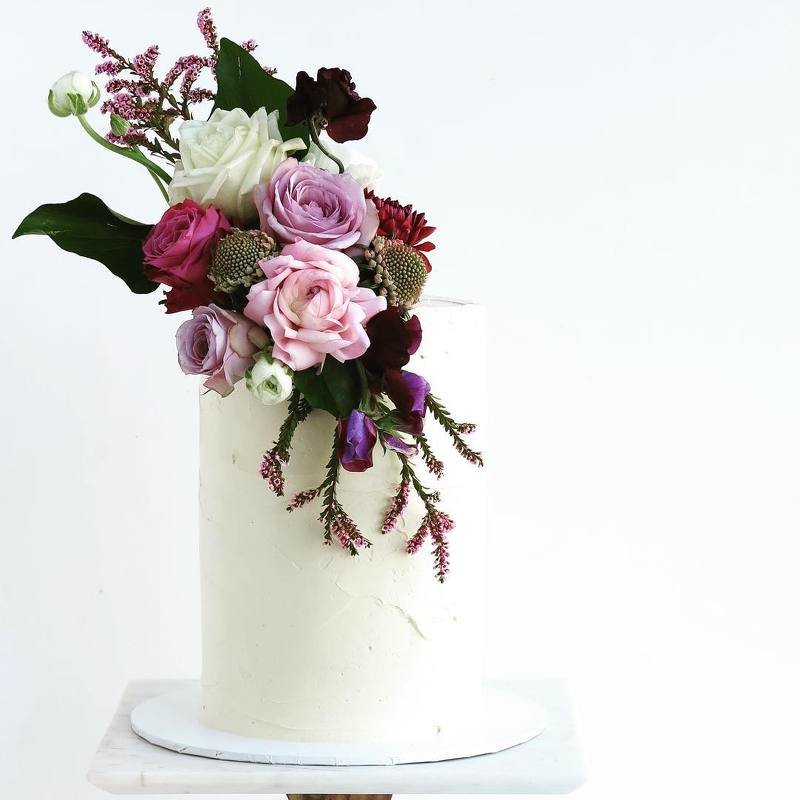 Свадебный торт с цветам 2043